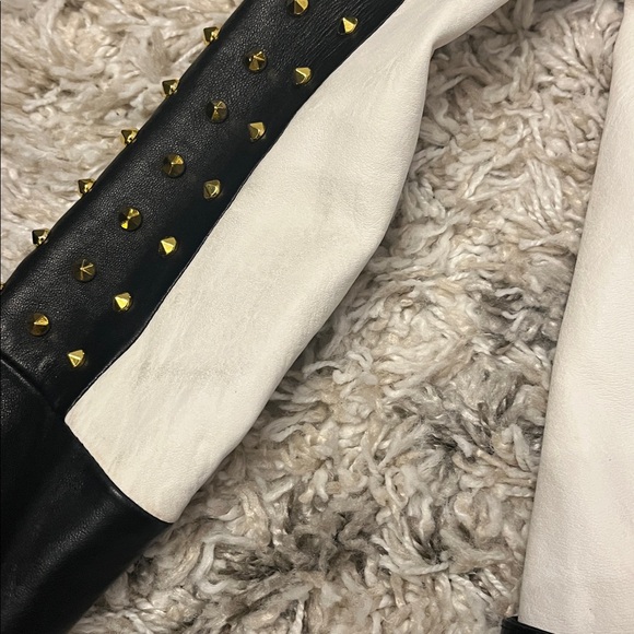 Alice and Olivia studded leather jacket. Womens size xs. Black. White. Pre-owned - Picture 7 of 9